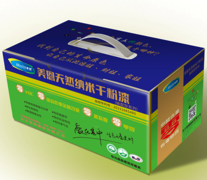 膩?zhàn)臃?/></p><p><span>　　膩?zhàn)臃圻\(yùn)用到裝修當(dāng)中處理方法：</span></p><p><span>　　1、墻面處理</span></p><p><span>　　為了在涂抹的時(shí)候更加平整，首先需要做的就是對墻體表面進(jìn)行處理。這樣做還可以避免一些雜質(zhì)混入到里面影響日后的美觀度。</span></p><p><span>　　2、混合攪拌</span></p><p><span>　　將膩?zhàn)臃圻M(jìn)行進(jìn)行混合攪拌，在混合的時(shí)候按1∶0.38的比例攪拌均勻至施工稠度是最好的，接著靜置10～20分鐘，再進(jìn)行攪拌便可使用。</span></p><p><span>　　3、刮涂</span></p><p><span>　　對于一些吸水層比較強(qiáng)的基層，在施工之前要先用清水潤濕或噴刷膠水進(jìn)行封底處理，之后再進(jìn)行刮膩?zhàn)印Ｖ缶托枰褂玫戒摴伟寤蛘呤悄ǖ?，按照常?guī)批刮。需要注意的是在刮涂過程中，刮涂次數(shù)不可過多，通常批刮兩次就可。第二次涂層在前一層涂層干透之后才可施工，否則會影響成效。</span></p><p><span>　　4、打磨</span></p><p><span>　　等到膩?zhàn)痈赏钢螅龠x用砂紙或者工具進(jìn)行打磨，打磨之后要盡快涂刷所要的涂料或粘貼墻紙、壁布等等。</span></p><p><span>　　裝修膩?zhàn)臃蹆r(jià)格（以下數(shù)據(jù)僅供參考）</span></p><p><span>　　1、找平膩?zhàn)?/span></p><p><span>　　找平膩?zhàn)拥膬r(jià)格是比較便宜的，其每千克價(jià)格在8-30元之間不等。主要是用于內(nèi)外墻修補(bǔ)找平，以及粗糙不平的水泥和混凝土表面都可以使用。</span></p><p><span>　　2、防潮抗裂膩?zhàn)?/span></p><p><span>　　防潮抗裂膩?zhàn)觾r(jià)格一般是在15-100元/kg之間。這種膩?zhàn)訉τ谘b修中墻體具有很強(qiáng)的粘結(jié)力，而且防潮及透氣效果好，在內(nèi)墻和外墻中都可以使用。</span></p><p><span>　　3、內(nèi)墻耐水膩?zhàn)?/span></p><p><span>　　內(nèi)墻耐水膩?zhàn)觾r(jià)格在市面上售價(jià)是在10-40元之間，這種內(nèi)墻水泥自具有很好的粘結(jié)力，其耐水防潮效果是很好的，在使用中也不容易發(fā)黃。</span></p><p><span>　　4、高彈性膩?zhàn)?/span></p><p><span>　　高彈性膩?zhàn)觾r(jià)格大概在20-80元/kg之間。高彈性膩?zhàn)邮悄佔(zhàn)臃壑械囊环N，這種膩?zhàn)臃壑饕攸c(diǎn)就是具有優(yōu)良的打磨性和施工性。</span></p><p style=